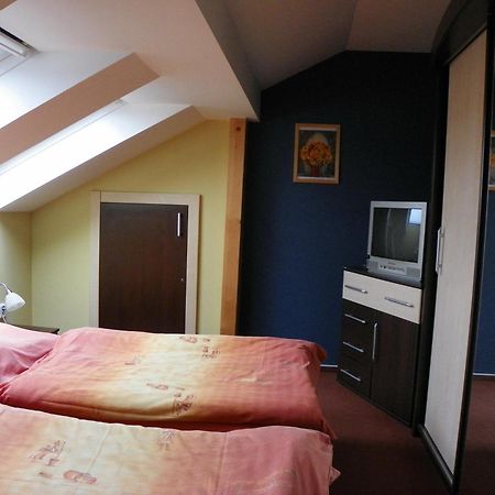 Hostinec A Penzion U Sv. Mikulase Hať 외부 사진
